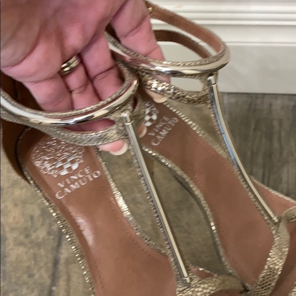 Vince Camuto gold pattern heels size 7.5M - Picture 7 of 13